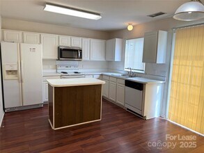 7504 Double Springs Ct in Charlotte, NC - Building Photo - Building Photo