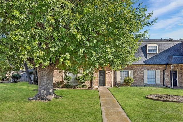 property at 7915 Habersham Ln