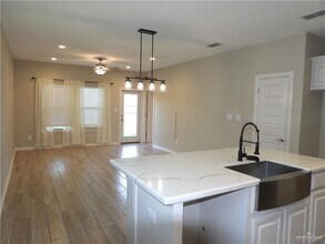 15 E Candor Dr in Edinburg, TX - Building Photo - Building Photo