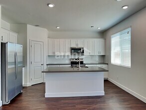 8847 Tiger Tooth Ave in Las Vegas, NV - Building Photo - Building Photo