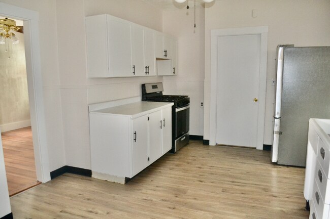 65 Wheatland St-Unit -Unit 1 in Somerville, MA - Building Photo - Building Photo