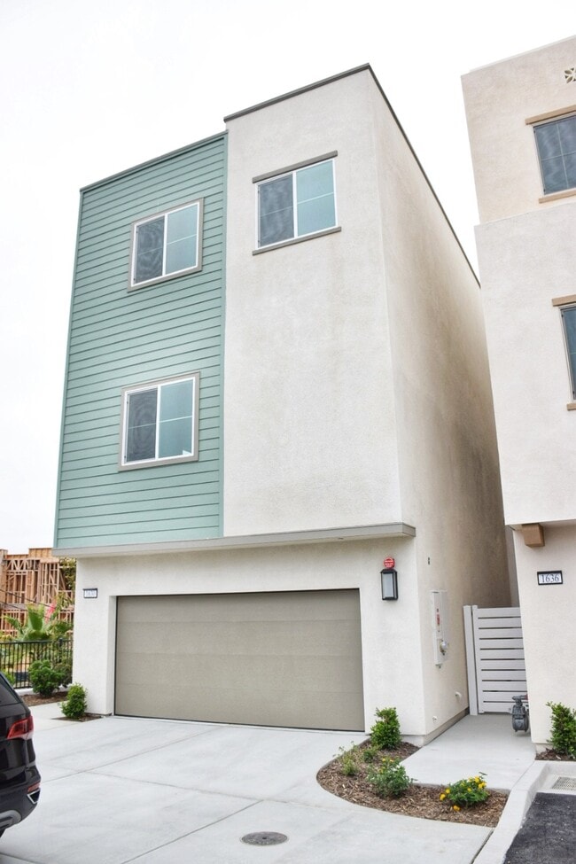 property at 1630 Saratoga Ln
