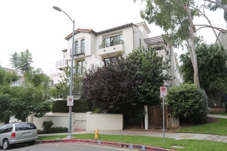 Villa Montana Apartments in Los Angeles, CA - Building Photo - Building Photo