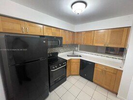 3410 Foxcroft Rd in Miramar, FL - Building Photo