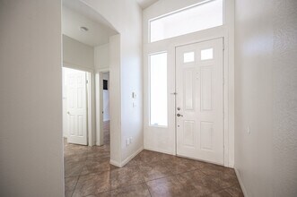 356 Blackstone River Ave in Las Vegas, NV - Foto de edificio - Building Photo