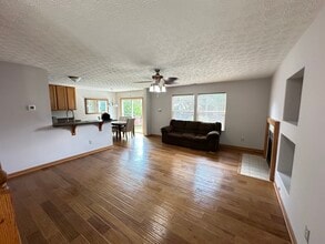 5775 Coldcreek Dr in Hilliard, OH - Foto de edificio - Building Photo
