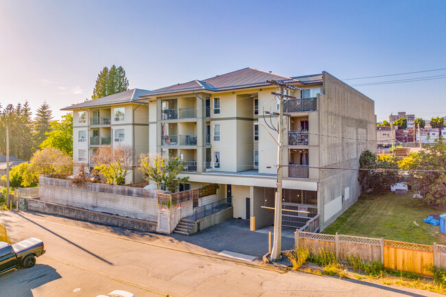 Regency Place in Maple Ridge, BC - Building Photo - Building Photo