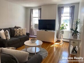 132 Emerson St, Unit 23 in Boston, MA - Building Photo - Building Photo