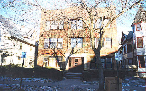 6804 W Clinton Ave in Cleveland, OH - Building Photo