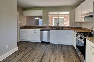 5607 S Magazine Cir in Houston, TX - Building Photo - Building Photo