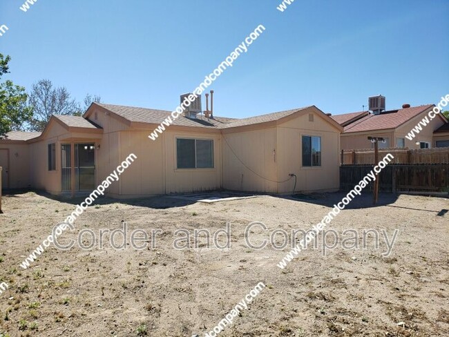 1776 Jeffrey Rd NE in Rio Rancho, NM - Foto de edificio - Building Photo