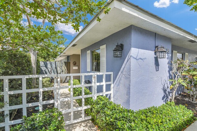 908 NE 8th Ave in Delray Beach, FL - Building Photo - Building Photo