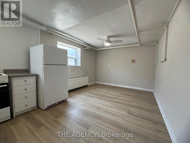 852-852 Broadview Ave in Toronto, ON - Building Photo - Building Photo