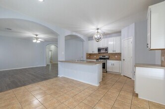 16531 Berkshire Forest Dr in Houston, TX - Building Photo - Building Photo