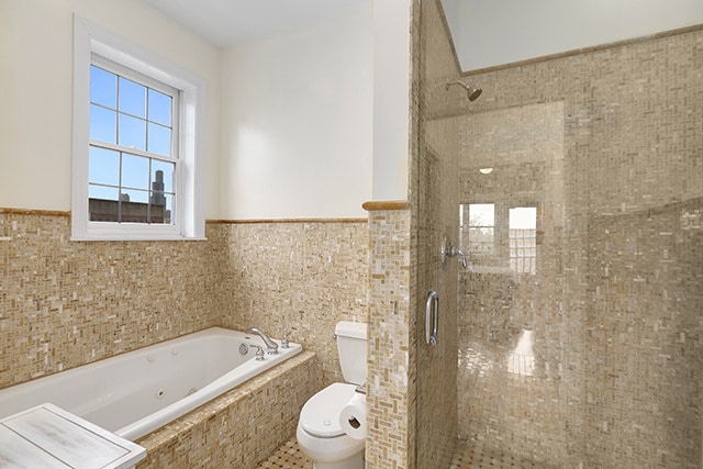 1400 W Grand Ave in Chicago, IL - Building Photo - Building Photo