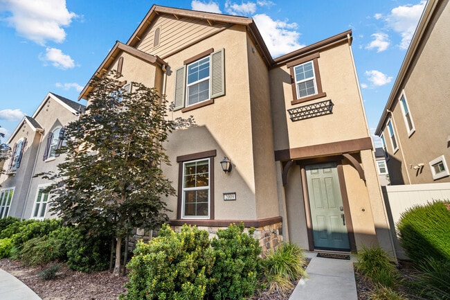 2009 Montauban Pl in Roseville, CA - Building Photo - Building Photo