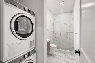 18 Grove St, Unit 3 in Boston, MA - Foto de edificio - Building Photo