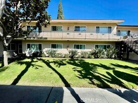 12437 Harris Ave, Unit 1 in Lynwood, CA - Building Photo