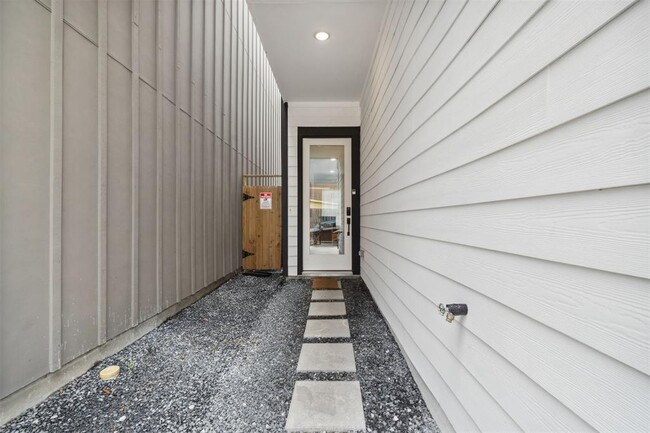 8470 Berry Grn Ln in Houston, TX - Building Photo - Building Photo