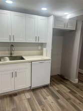 4374 NW 9th Ave, Unit 17-1B in Pompano Beach, FL - Building Photo - Building Photo