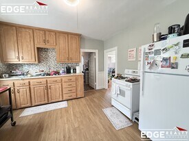 90 Hobart St in Boston, MA - Building Photo