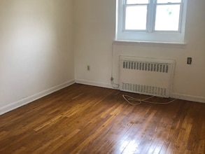 2076 E 56th St in Brooklyn, NY - Foto de edificio - Building Photo