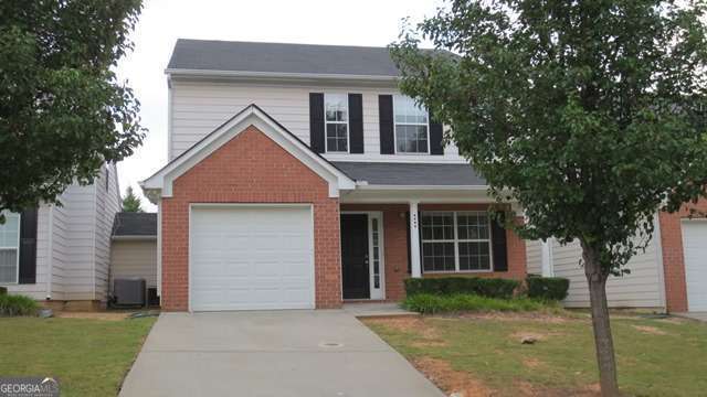 4136 Ravenwood Ct in Union City, GA - Building Photo