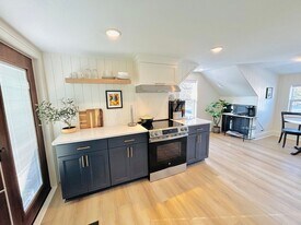 7713 Knoll St in Golden Valley, MN - Building Photo