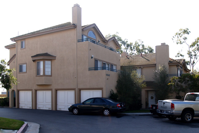 Waverider Circle in Huntington Beach, CA - Foto de edificio - Building Photo