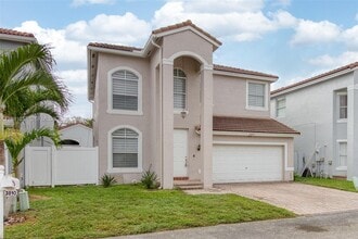 3810 SW 51st St in Fort Lauderdale, FL - Building Photo - Building Photo