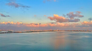 700 NE 25th St in Miami, FL - Building Photo - Building Photo