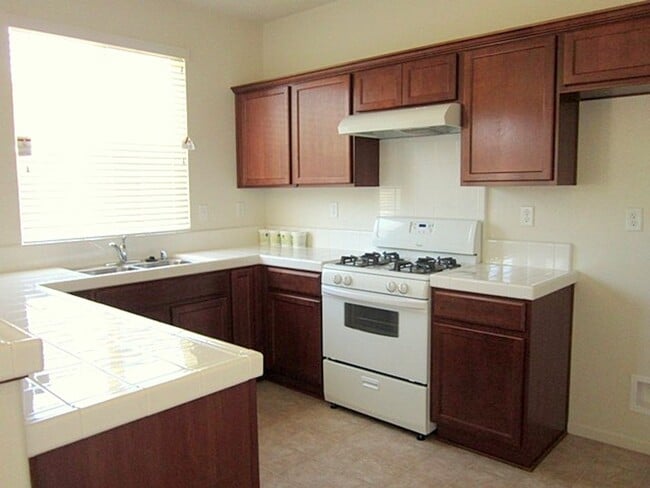 2554 Pine Brook Dr in Stockton, CA - Building Photo - Building Photo