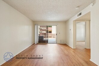 Santa Ana Ross Tower LLC in Santa Ana, CA - Foto de edificio - Building Photo