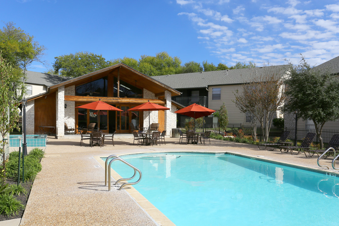 Pebble Creek Apartments in Austin, TX - Building Photo