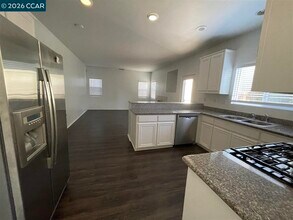 4443 Meadow Valley Cir in Fairfield, CA - Building Photo - Building Photo