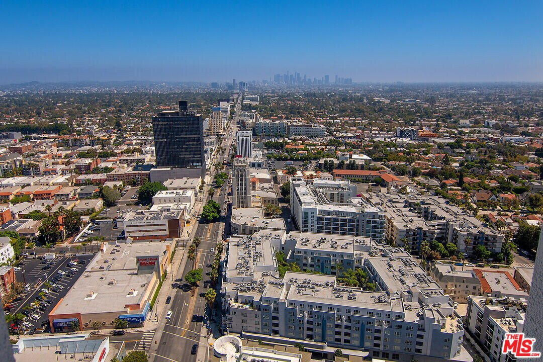 735 Hauser Blvd in Los Angeles, CA - Building Photo