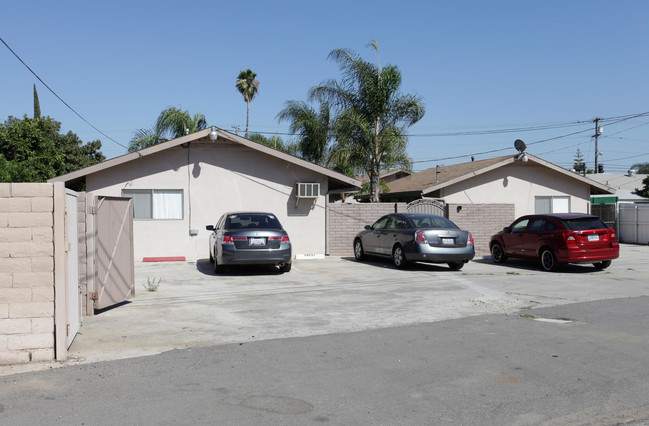 4871 Jones Ave in Riverside, CA - Building Photo - Building Photo