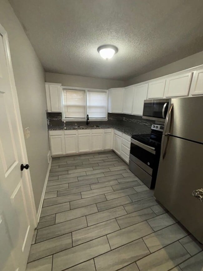 5906 E 99th Terrace in Kansas City, MO - Building Photo - Building Photo