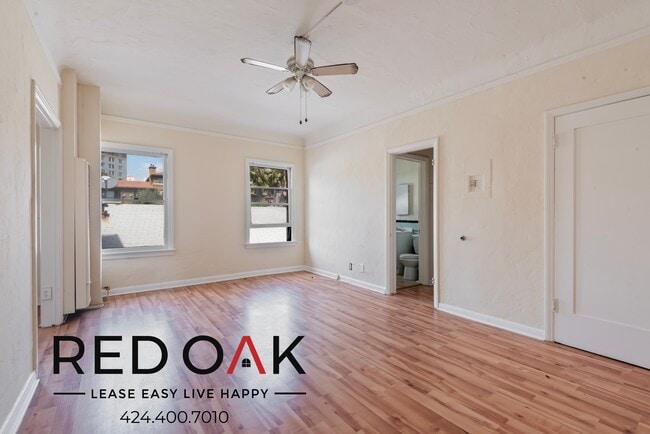 property at 607 S Dunsmuir Ave