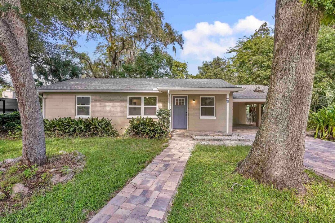 13 Oak St in St. Augustine, FL - Building Photo