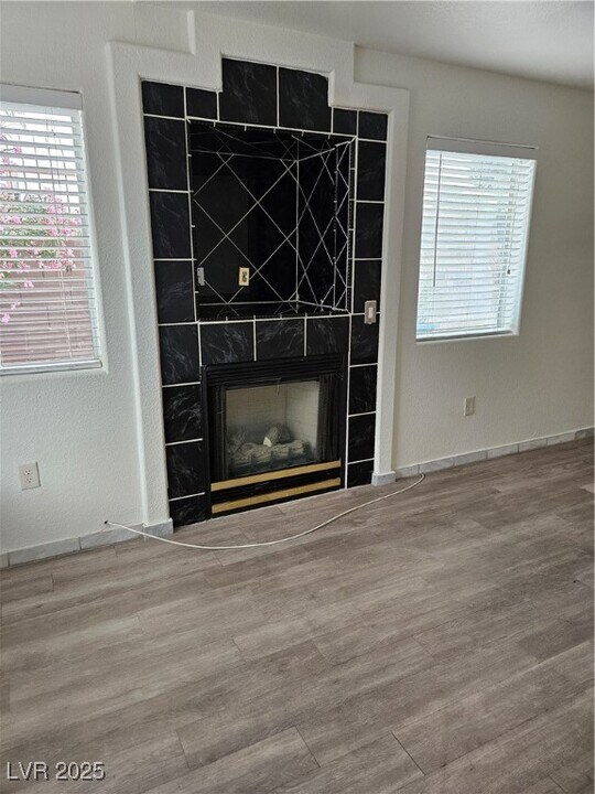 6929 Oyster Shell Dr in Las Vegas, NV - Building Photo