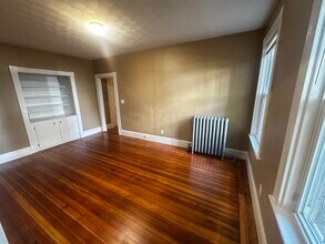 30 Calvin St, Unit 1L in Somerville, MA - Building Photo - Building Photo