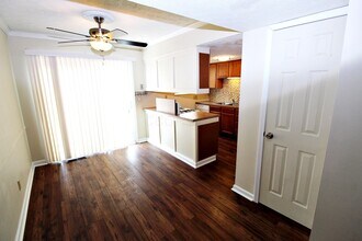 4829 Dierker Rd in Columbus, OH - Building Photo - Building Photo