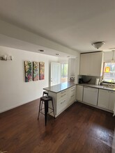4056 N Kolmar Ave, Unit Kolmar Apartment in Chicago, IL - Foto de edificio - Building Photo