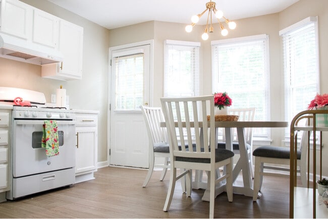 624 E Pine Ave in Wake Forest, NC - Building Photo - Building Photo