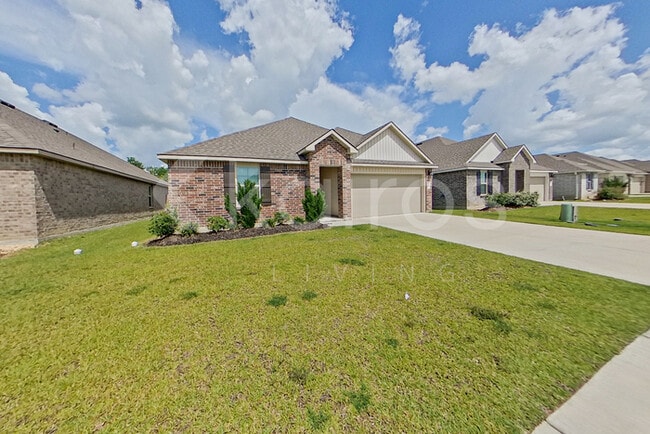 121 SANTIAGO COURT in Lafayette, LA - Foto de edificio - Building Photo