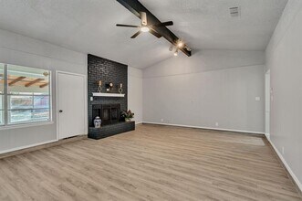 6404 Simmons Rd in North Richland Hills, TX - Building Photo - Building Photo