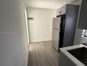 638 SW 21st Ave in Miami, FL - Building Photo - Building Photo