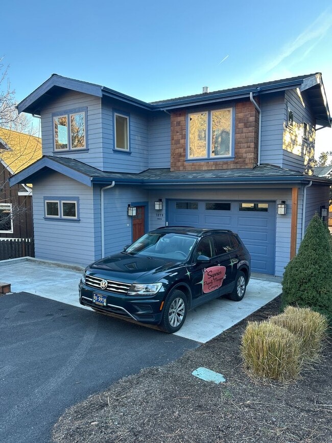 property at 1079 NW Quincy Ave