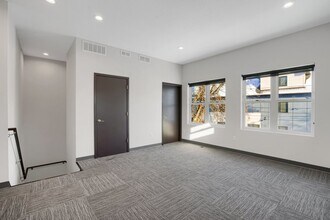 1129 SE 8th St in Minneapolis, MN - Building Photo - Building Photo